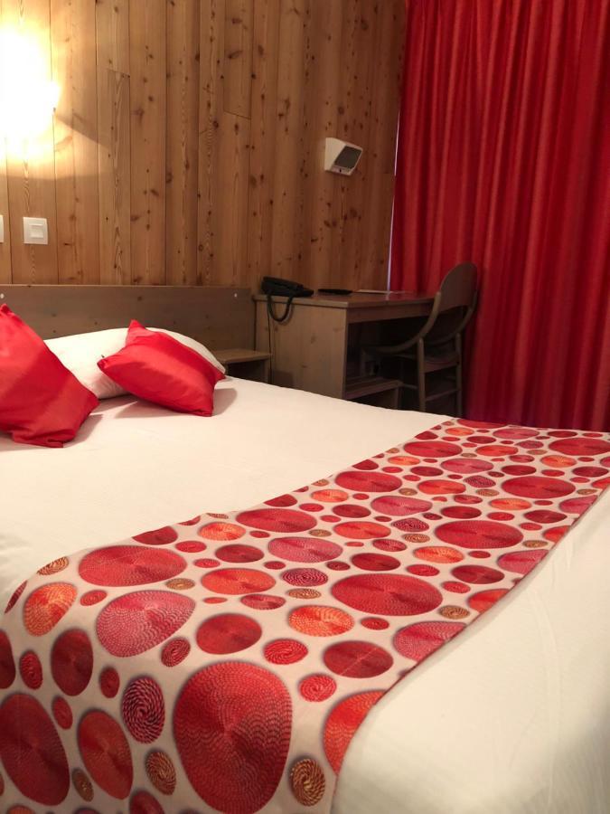 Hotel De La Gare Eygliers Eksteriør billede
